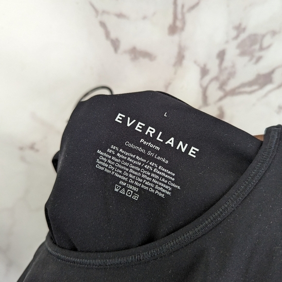 Everlane Tank Top Womens Black Crop The Perform High Neck Shelf Bra NEW - Picture 5 of 14